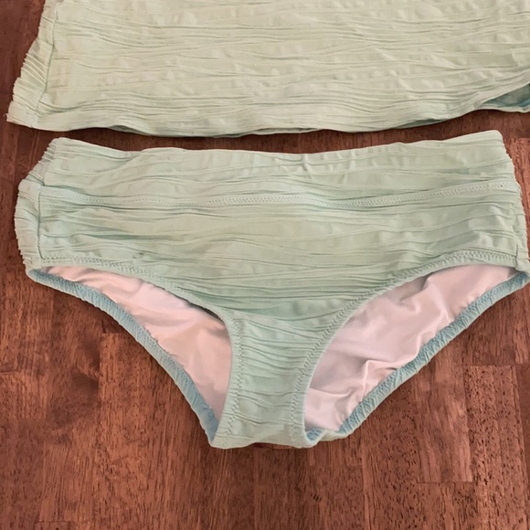 Lands’ End from Bloomingdale’s High waisted Padded flattering two piece. Lovely - Picture 6 of 15